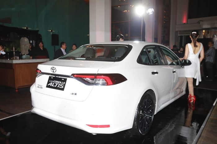 Toyota Corolla Altis terbaru