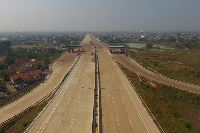 Kondisi ruas Kunciran-Serpong yang telah mencapai progres konstruksi 97,02 persen hingga awal September 2019.