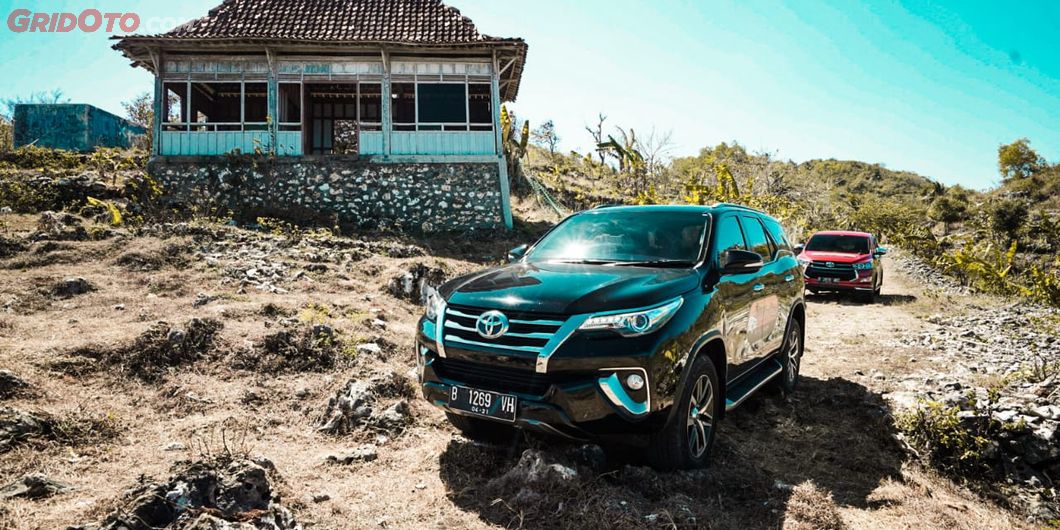Toyota Fortuner Hidden Beach, Ujung Jalan Pantai Tanjung Kesirat.