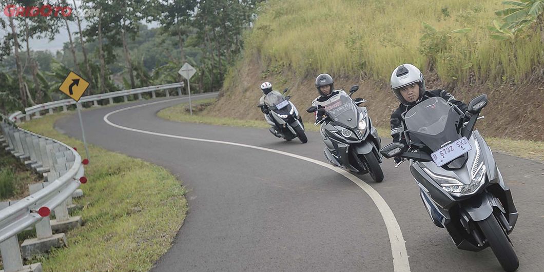 Komparasi Yamaha XMAX 250 VS Honda Forza 250 VS  Kymco Downtown 250i ke Ciletuh, Sukabumi, Jawa Bara