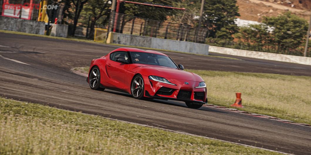 Ketika sport mode diaktifkan, seketika Toyota GR Supra jadi fun to drive