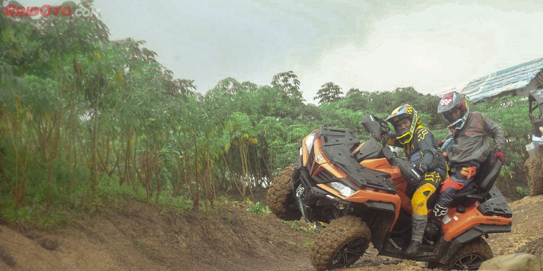 CF Moto CForce 850XC