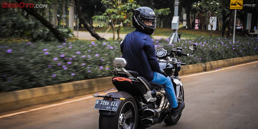 Triumph Rocket 3