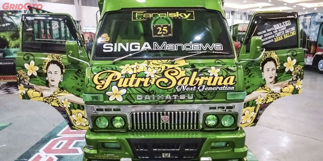 Putri Sabrina, salah satu kontestan modifikasi truk Daihatsu di JFT 2018 – Hikmawan M Firdaus