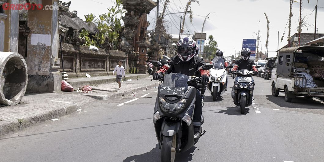 Perjalanan MAXI YAMAHA Tour de Indonesia Etape East 3 Denpasar – Lovina. Photo : RR Inne Aveline