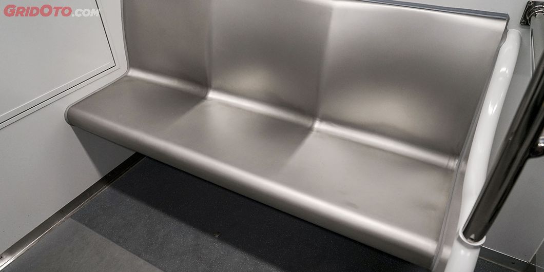 Uji Coba LRT fase pertama Stasiun Velodrome Rawamangun &ndash; Kelapa Gading. Photo : Agus Salim