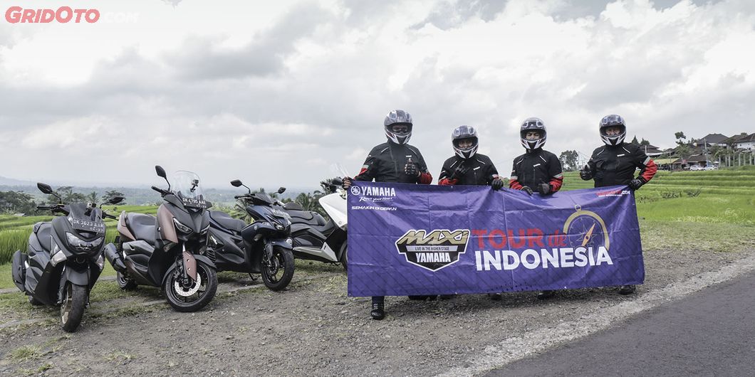 Perjalanan MAXI YAMAHA Tour de Indonesia Etape East 3 Denpasar &ndash; Lovina. Photo : RR Inne Aveline
