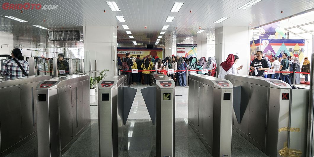 Uji Coba LRT fase pertama Stasiun Velodrome Rawamangun – Kelapa Gading. Photo : Agus Salim