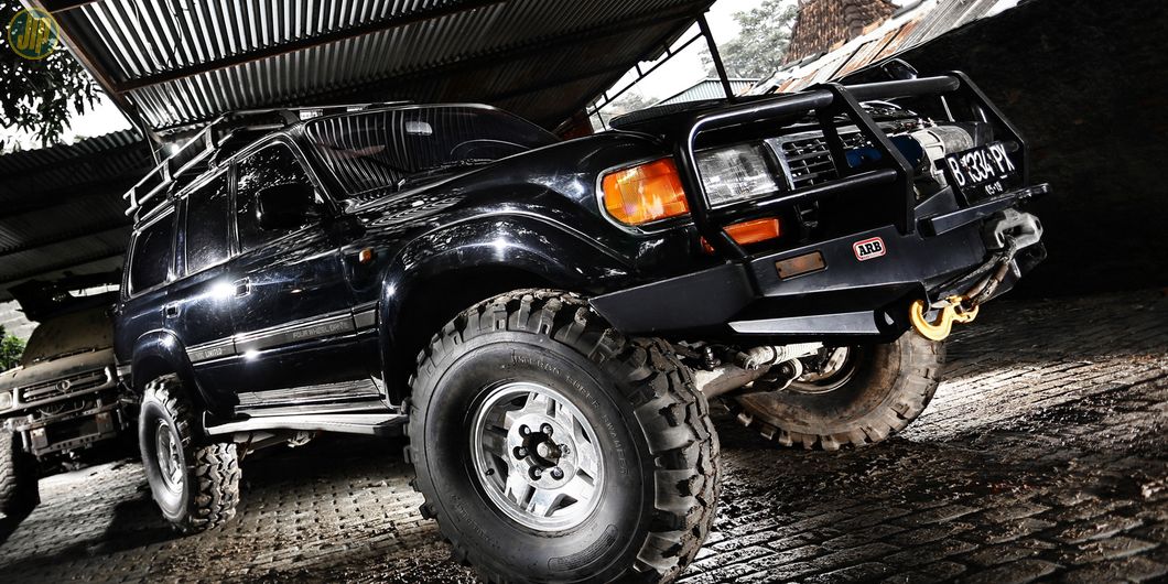 Toyota Land Cruiser Seri 80