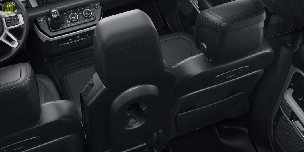 Interior Land Rover Defender terbaru