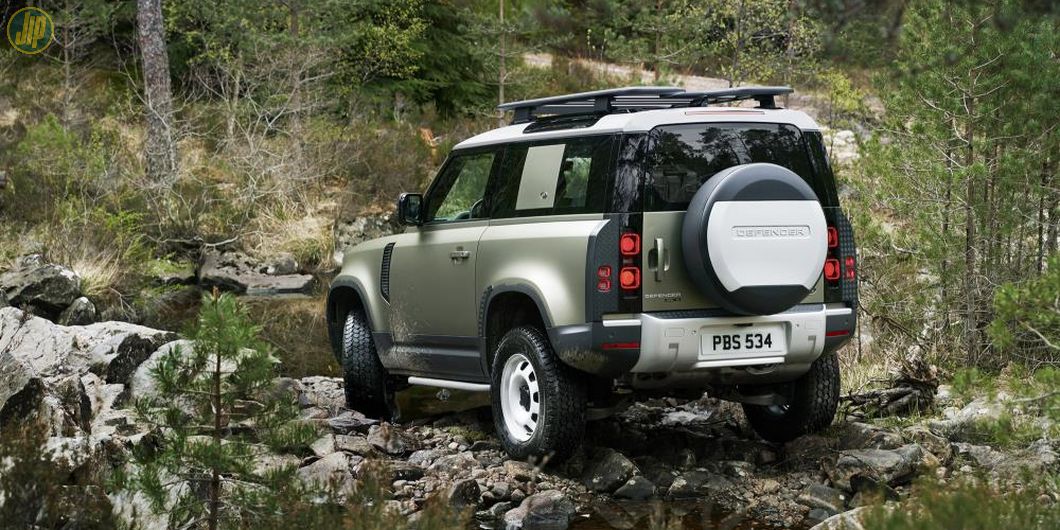 Land Rover Defender terbaru