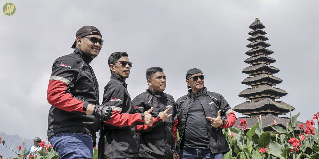 Perjalanan MAXI YAMAHA Tour de Indonesia Etape East 3 Denpasar – Lovina. Photo : RR Inne Aveline