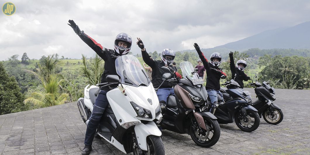 Perjalanan MAXI YAMAHA Tour de Indonesia Etape East 3 Denpasar – Lovina. Photo : RR Inne Aveline