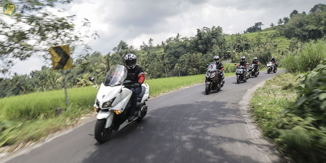 Perjalanan MAXI YAMAHA Tour de Indonesia Etape East 3 Denpasar – Lovina. Photo : RR Inne Aveline