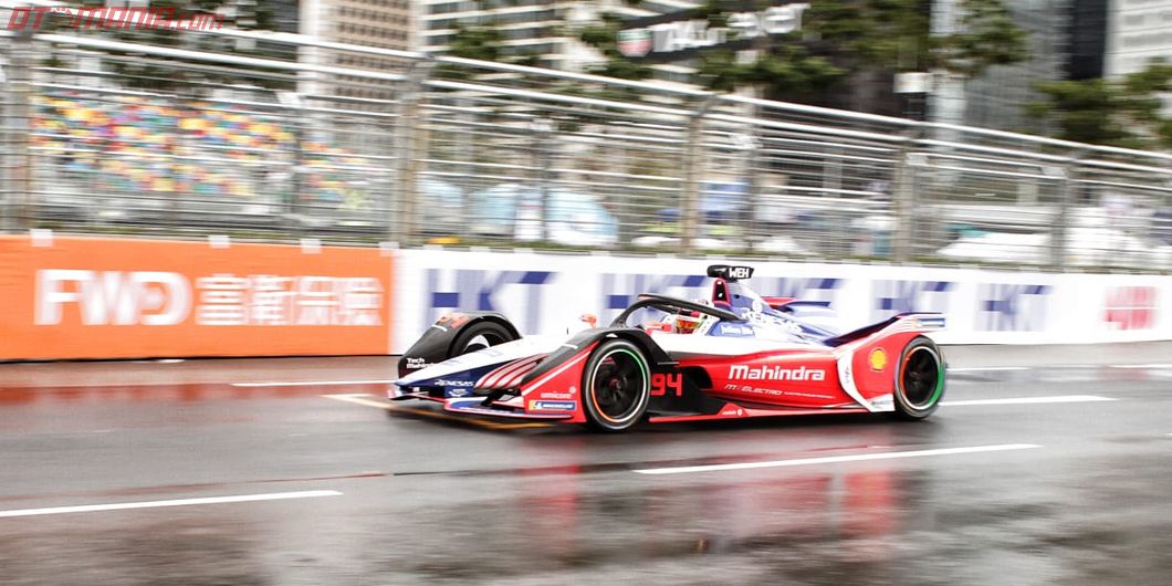 Kondisi trek basah pada saat balapan Formula E Hongkong