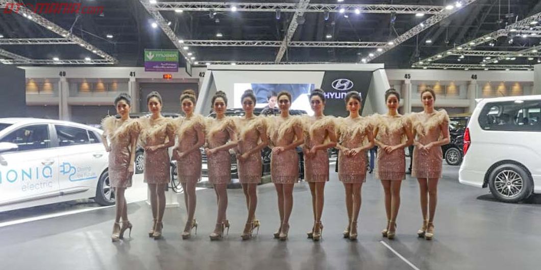 Usher di pameran otomotif Bangkok Motor Show 2019
