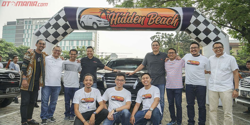 Tim Toyota Fortuner Hidden Beach bersama Perwakilan dari Toyota dan GridOto