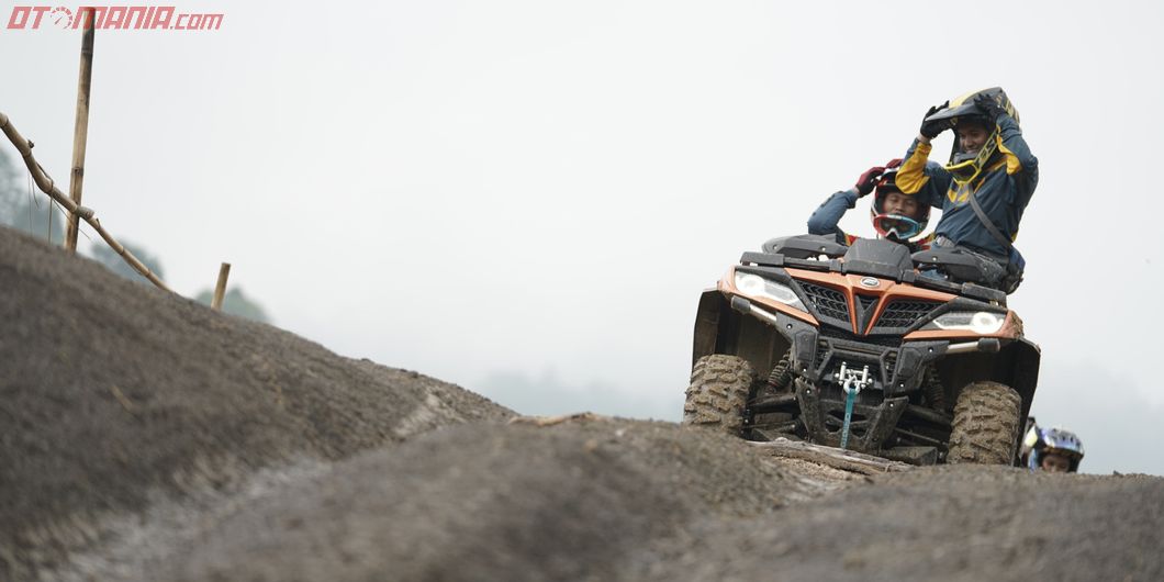 CF Moto CForce 850XC