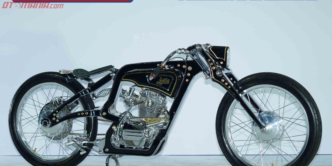 JUARA 1 FFA (FREE FOR ALL) /  GL MAX 1985 / VULLA HENDRATA
