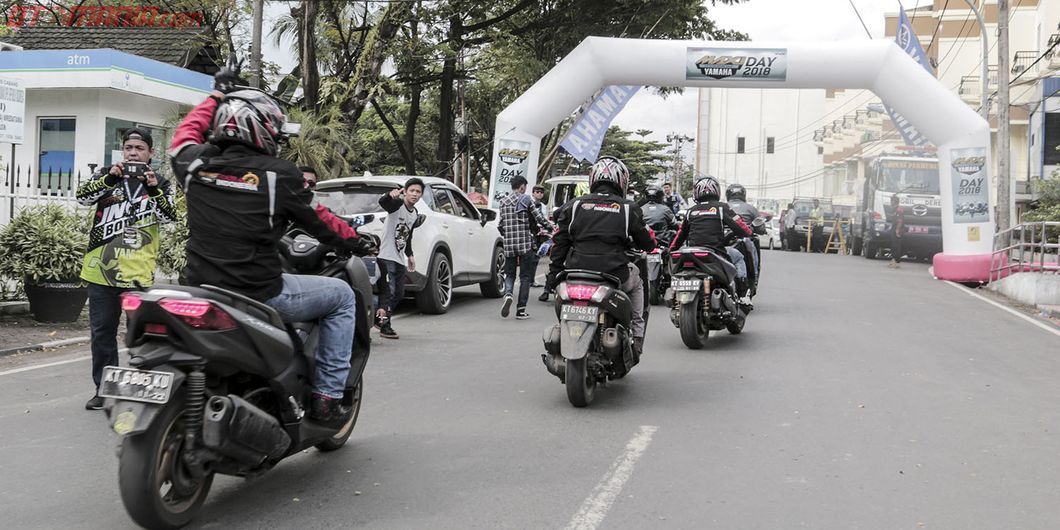 MAXI YAMAHA Tour de Indonesia etape timur 1 Balikpapan – Banjarmasin. Photo : M Ermiel Zulfikar