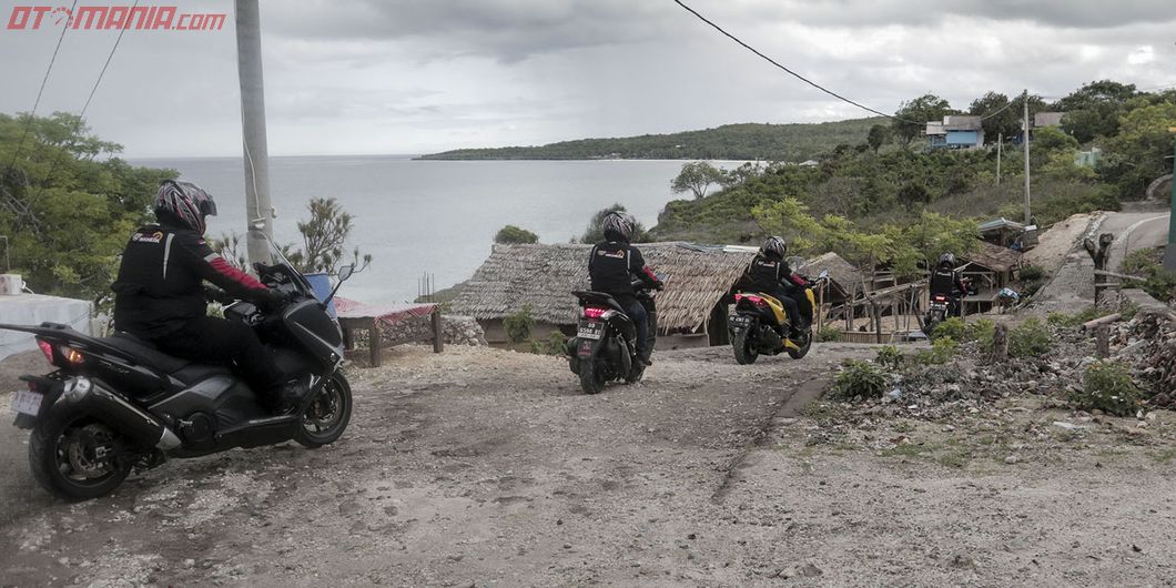 Perjalanan MAXI YAMAHA Tour de Indonesia, rute Makassar - Tanjung Bira. Photo : M Adam Samudra