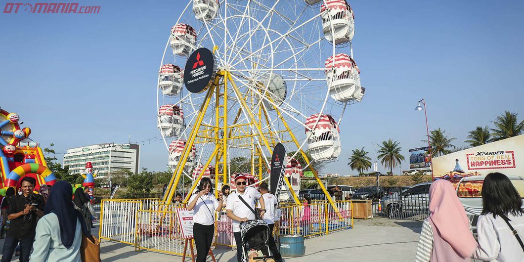 Ferris wheel di Tons of Real Happiness Makassar. Photo : Gugum Gumilar