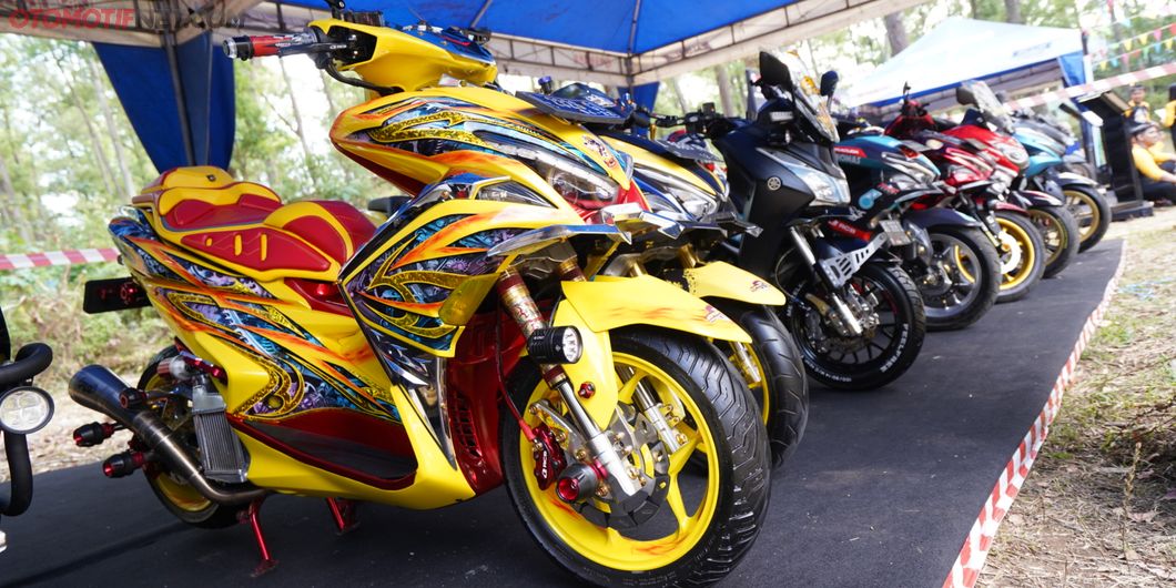 Deretan motor modifikasi juga diikutsertakan di zona customaxi Maxi Yamaha Day Jawa Timur