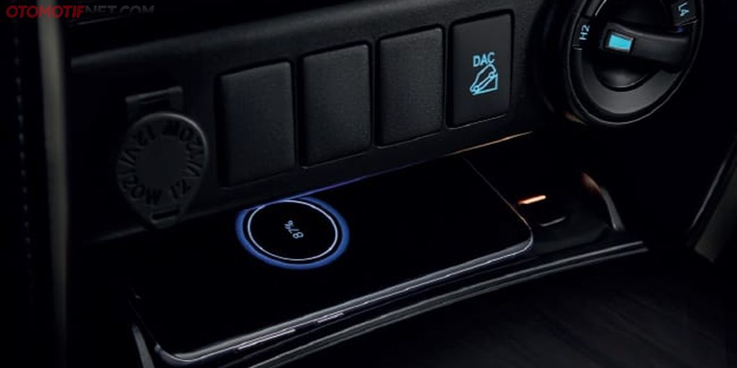 Terdapat fitur unggulan wireless charging