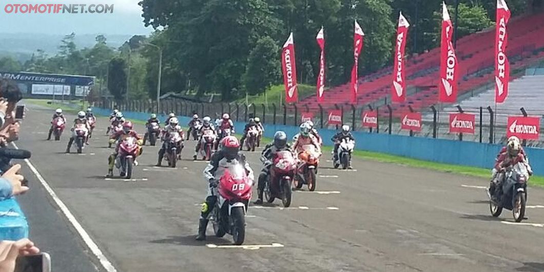 Honda CBR Race Day 2017. Sirkuit Sentul, Bogor, Jawa Barat - GridOto.com