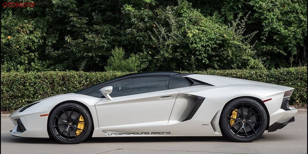 Lamborghini Aventador SV Roadster garapan Underground Racing