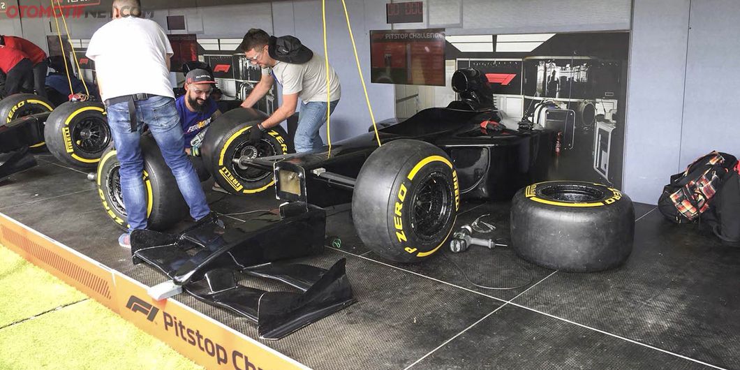 Pitstop Challenge, di area F1 Fan Zone &ndash; Photo : Antonio Beniah Hotbonar