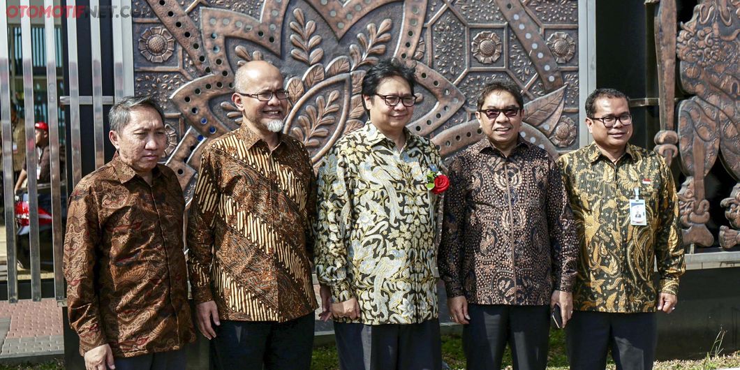 Menteri Perindustrian Airlangga Hartarto, Ekspor Sejuta Unit Toyota Indonesia - Photo: RR Inne Aveli