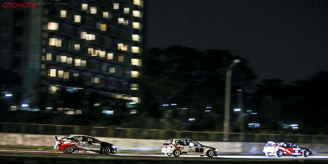 Night Race 2018, ISSOM seri 4 digelar malam hari di sirkuit Sentul. Photo:  F Yosi Setyo Nugroho