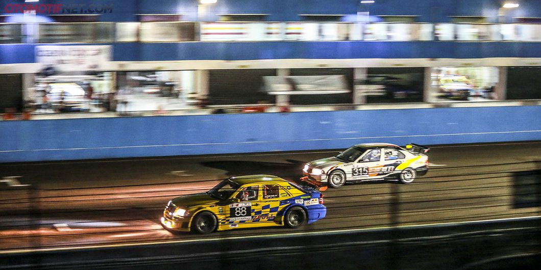 Night Race 2018, ISSOM seri 4 digelar malam hari di sirkuit Sentul. Photo:  F Yosi Setyo Nugroho