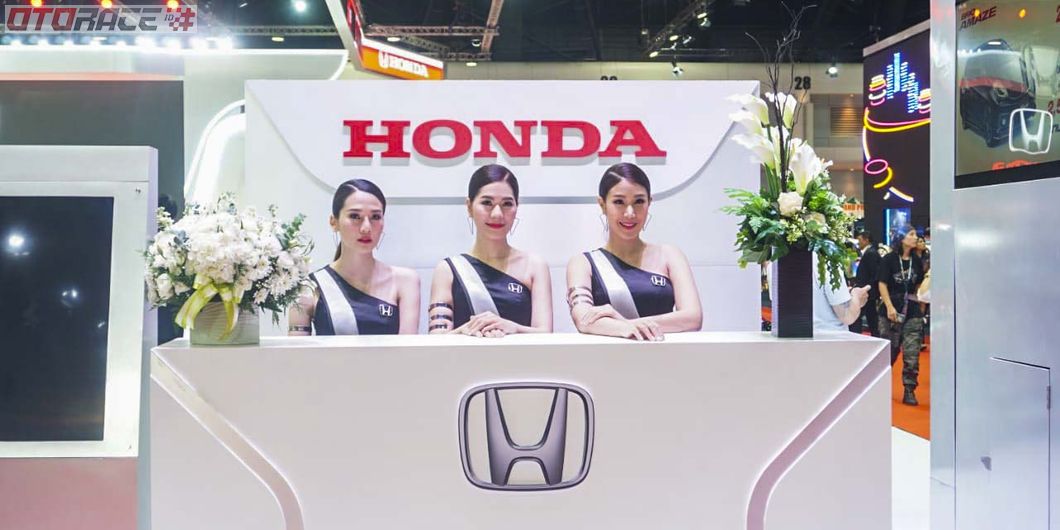 Usher di pameran otomotif Bangkok Motor Show 2019