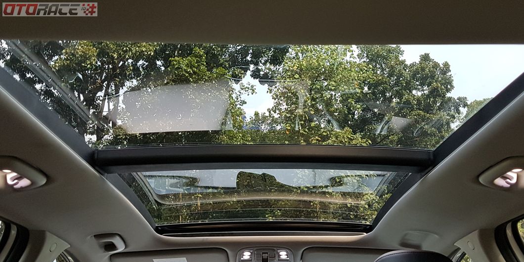 Wide Panorama Sunroof di Hyundai Santa Fe XG