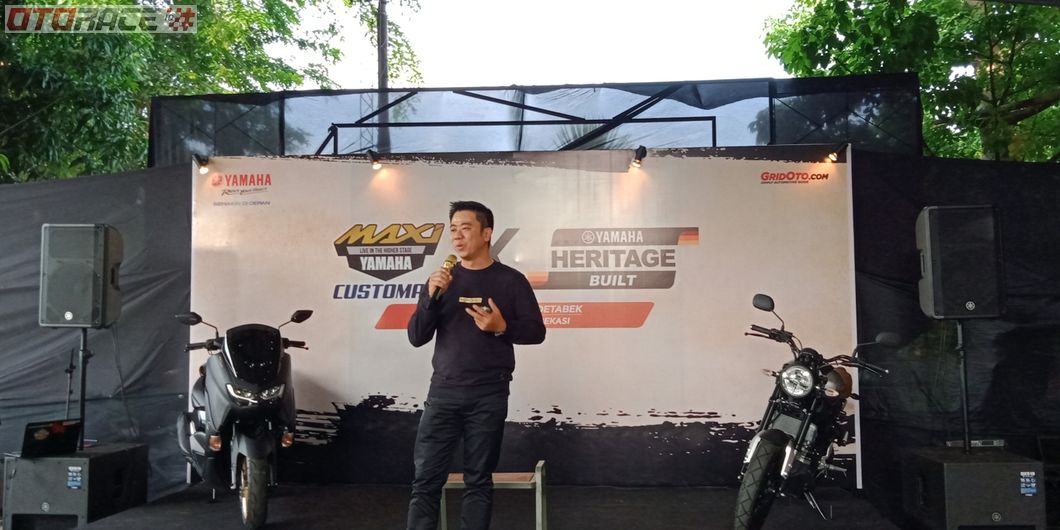 Tomi Airbrush di acara Customaxi Yamaha 2020