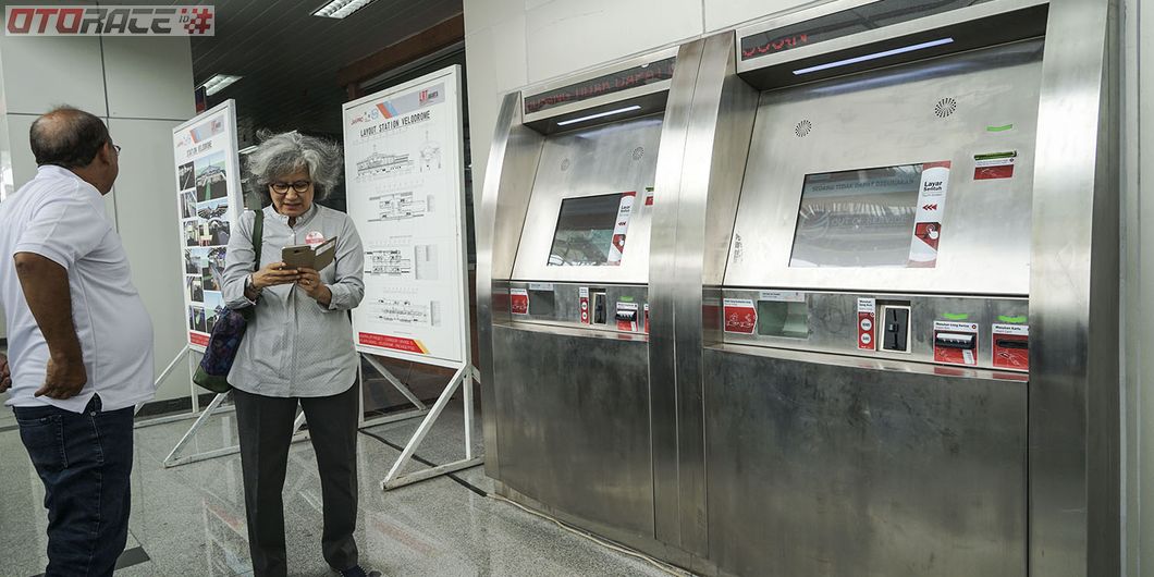 Uji Coba LRT fase pertama Stasiun Velodrome Rawamangun – Kelapa Gading. Photo : Agus Salim