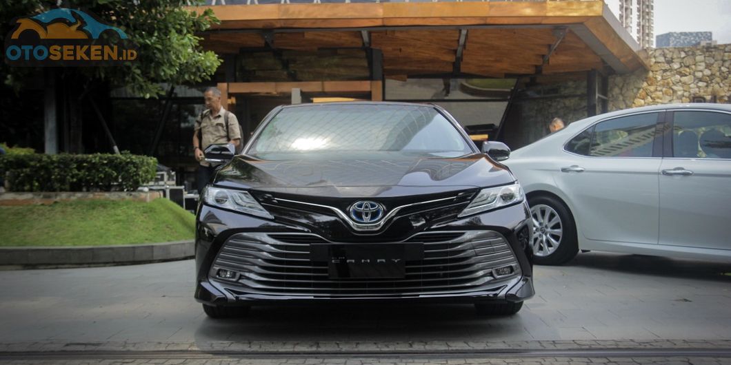 Плюсы и минусы тойота камри 2019 - 89 фото