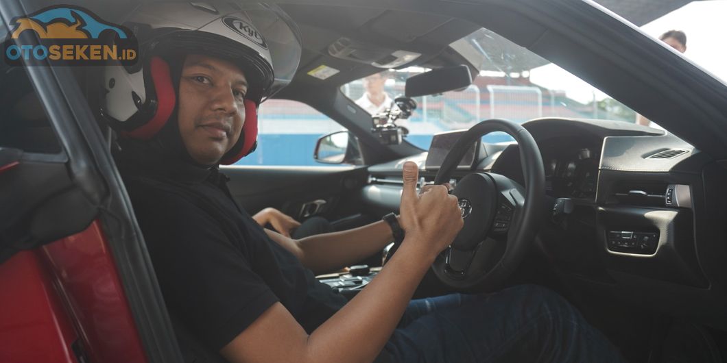 GridOto berkesempatan langsung mengetes Toyota GR Supra di sirkuit Sentul