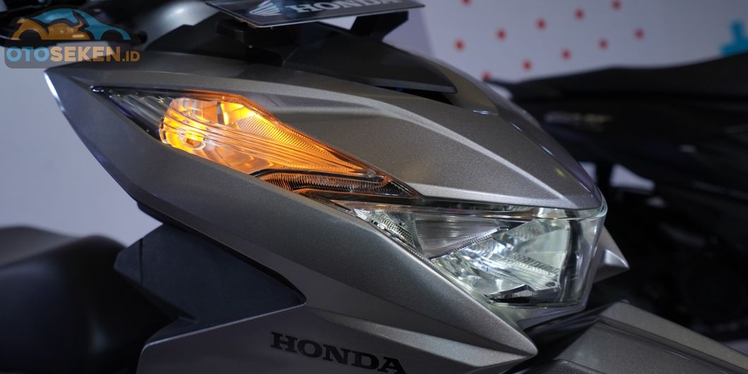 All New Honda BeAT 2020 menggunakan headlamp LED dan lampu sein masih bohlam