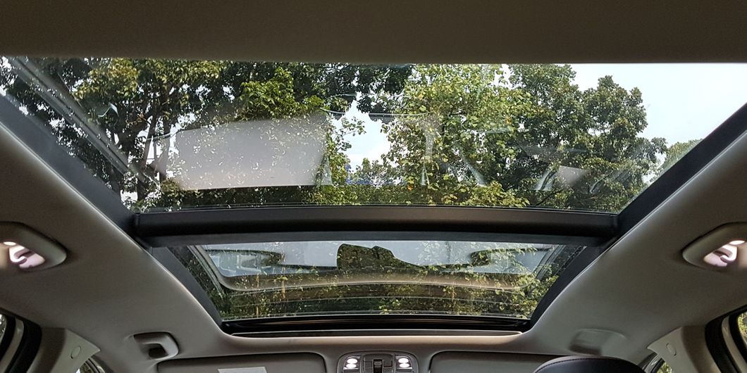 Wide Panorama Sunroof di Hyundai Santa Fe XG