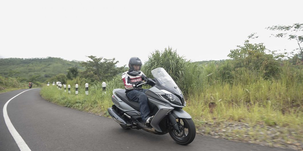 Kymco Downtown 250i ke Ciletuh, Sukabumi, Jawa Barat