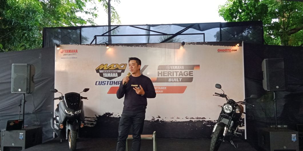 Tomi Airbrush di acara Customaxi Yamaha 2020