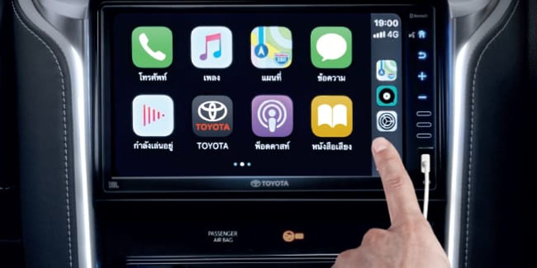 Head unit 9 inci dengan disematkan Apple Car Play