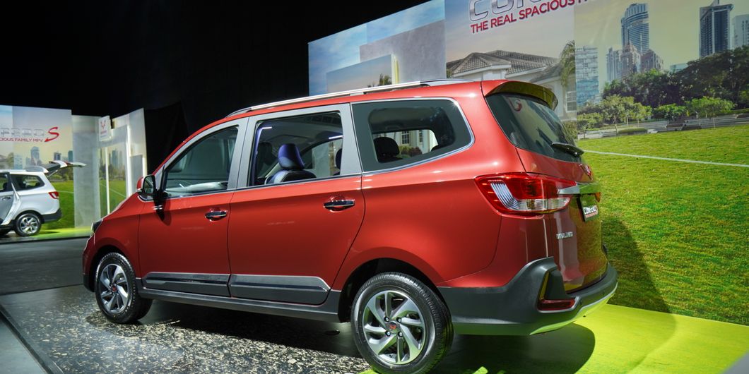 Tampang belakang Wuling Confero S
