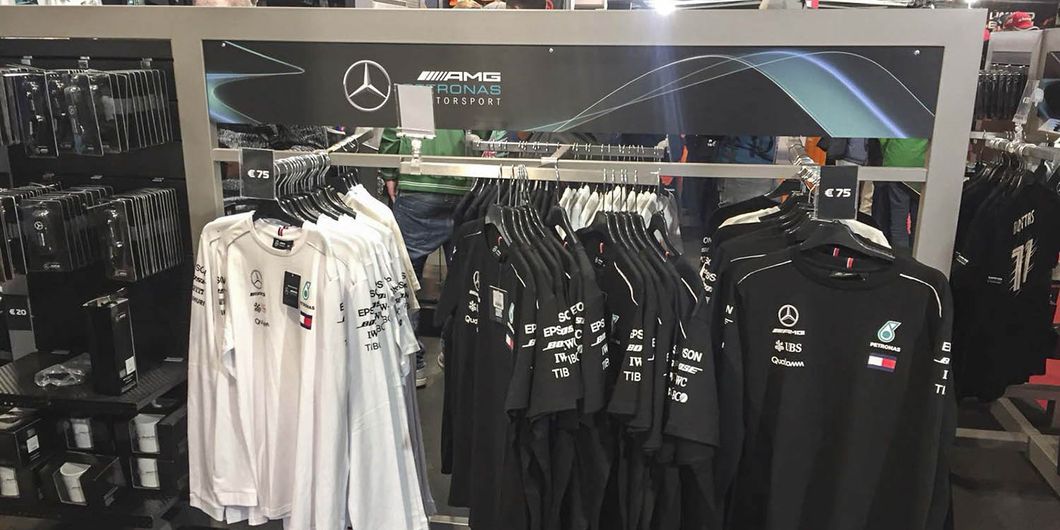 F1 Store, Tersedia merchandise resmi tim F1 – Photo : Antonio Beniah Hotbonar