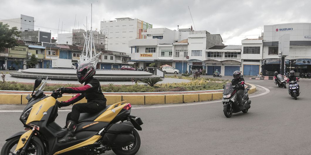 Perjalanan MAXI YAMAHA Tour de Indonesia, rute Makassar - Tanjung Bira. Photo : M Adam Samudra