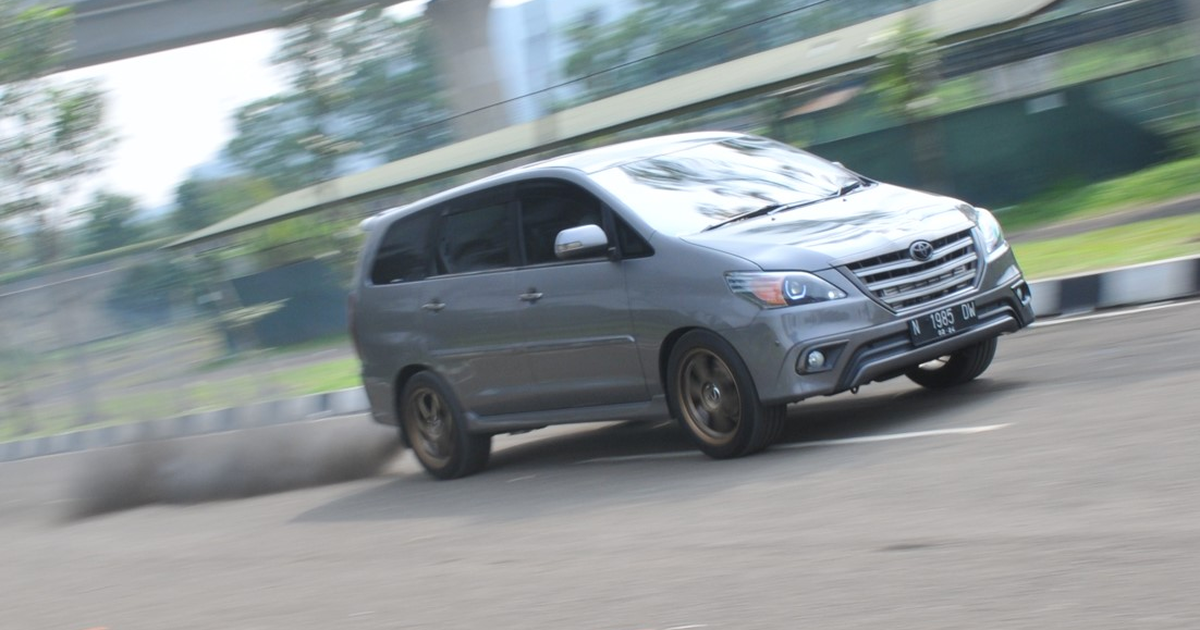 Modifikasi Toyota Kijang Innova Barong Diesel Aura Racing, Tenaga dan ...