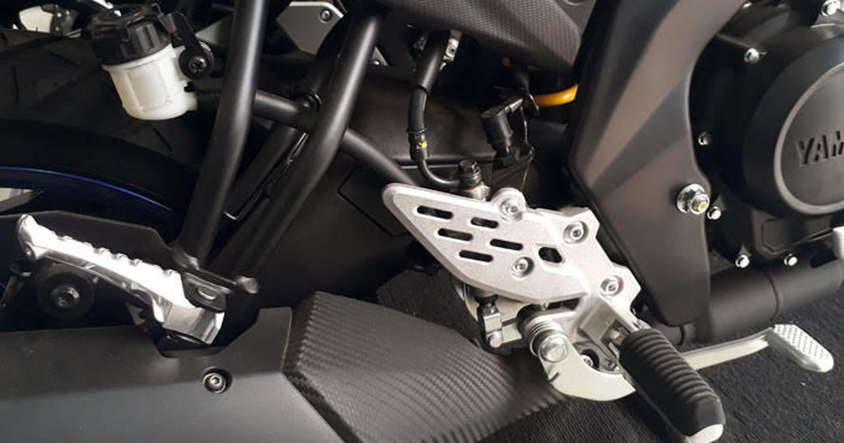 Ini Kelebihan dan Kekurangan Antara Footstep Standar dan Racing | Gridoto